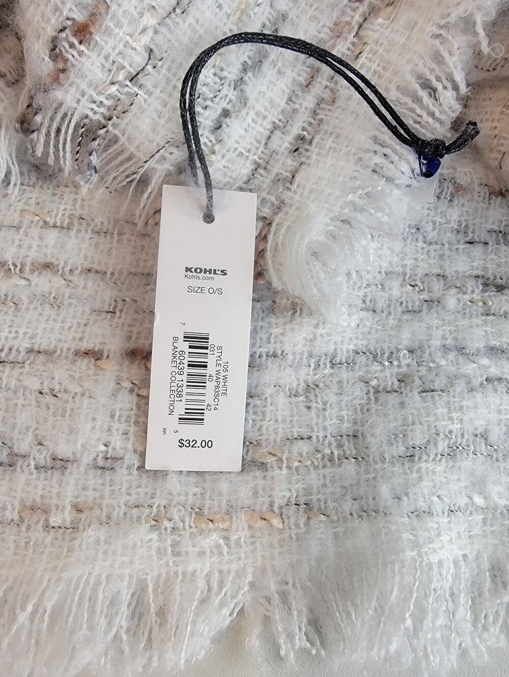 Women’s Apt. 9 Blurred Lines Boucle Shawl/Wrap W/Fringe, New With Flaw - Picture 3 of 5